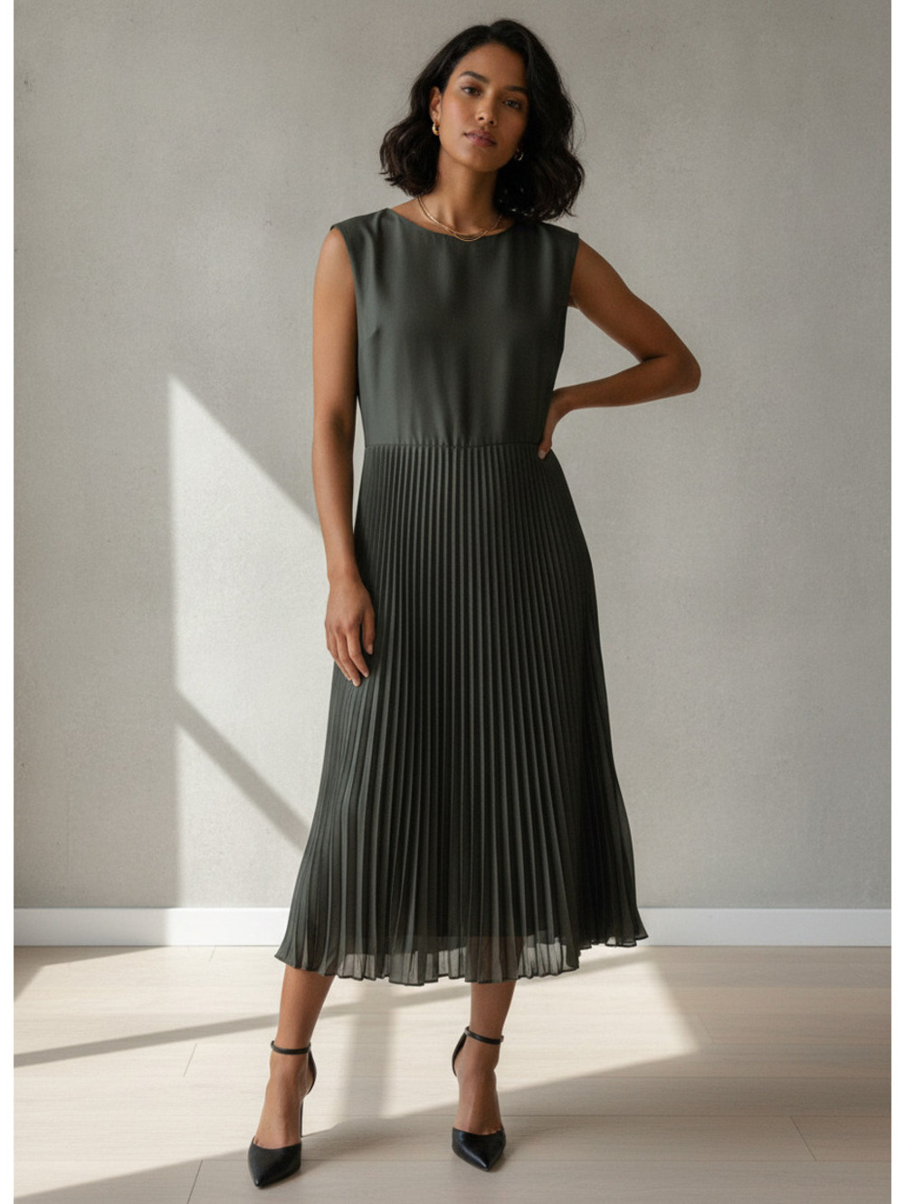 H&M Pleated Elegant Midi Dress in Dark Green Size M